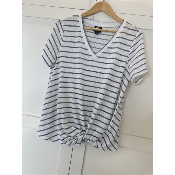 Bobeau Women’s top Size: Large Blue & White Stripes - Picture 3 of 10